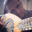 Cyran tocando Alaúde Cyran tocando Alaúde
