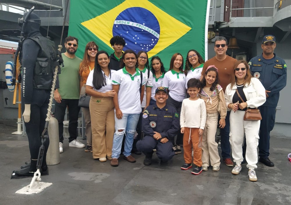 IFPB Campus Cabedelo realiza visita técnica ao Navio Triunfo da Marinha