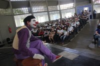 Ator Julio Cesar Rolim na peça "Só é louco quem pode"