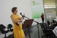 Professora de artes do IFPB Priscilla  Cler canta e encanta  o público