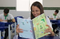 Caderno escolar