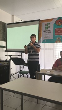 Prof. Roberto fala na abertura do evento