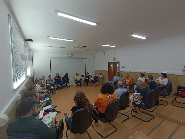 reunião do comando de greve 30-04.jpeg