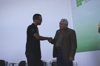 estudante agradece a visita