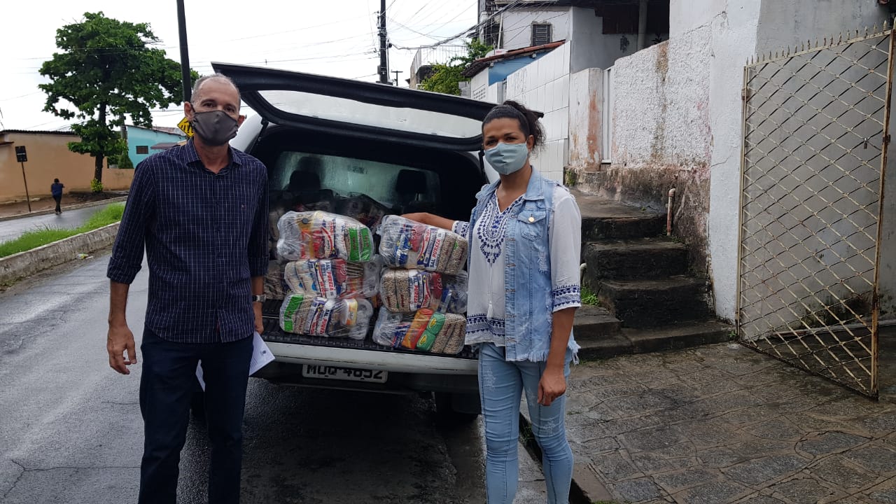 entrega das cestas a Associação Astrapa, no bairro do Roger.jpg