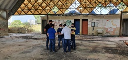 Equipe visita futuro canteiro de obras