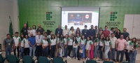 O evento reuniu servidores, alunos e familiares na véspera do embarque para o Canadá