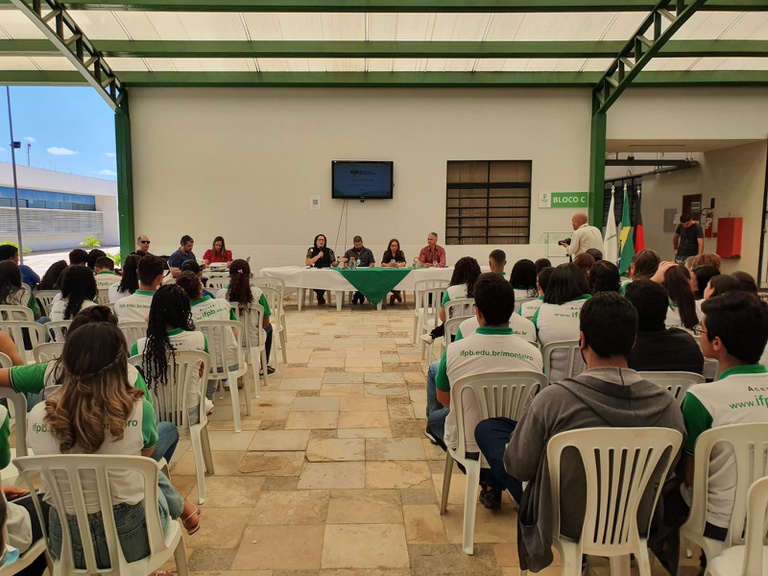 Reitoria itinerante visitou os campi de Princesa Isabel , Monteiro e Itaporanga. Programa fomenta a participação ampla e democrática da comunidade estudantil