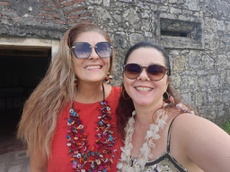 Adriana Castilho (esq.) e Ariana Guimarães (dir.).jpg