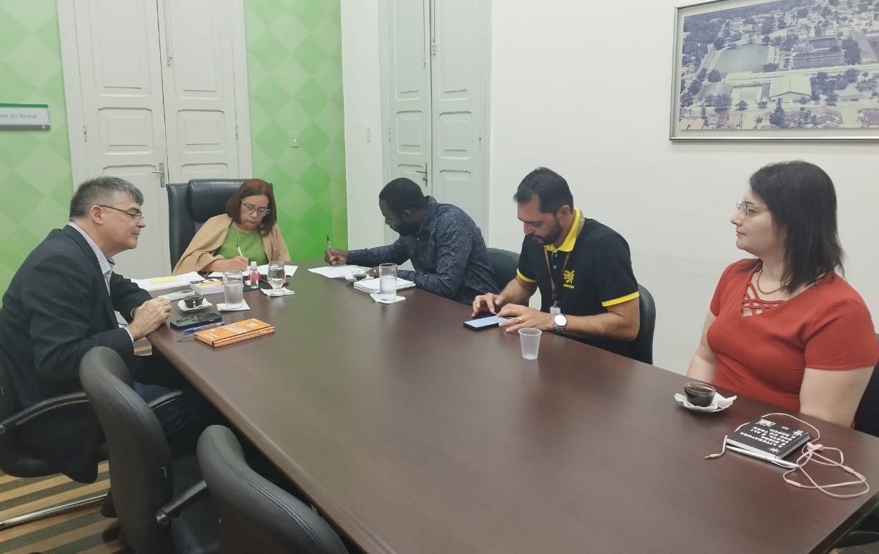 Reunião_Reitora_Representante de Camarões.jpg