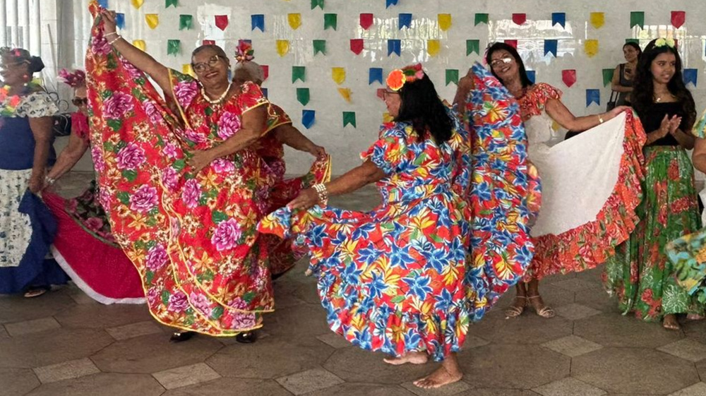 Projeto “Idosos Mais Felizes” transforma rotina de mulheres idosas por meio da dança