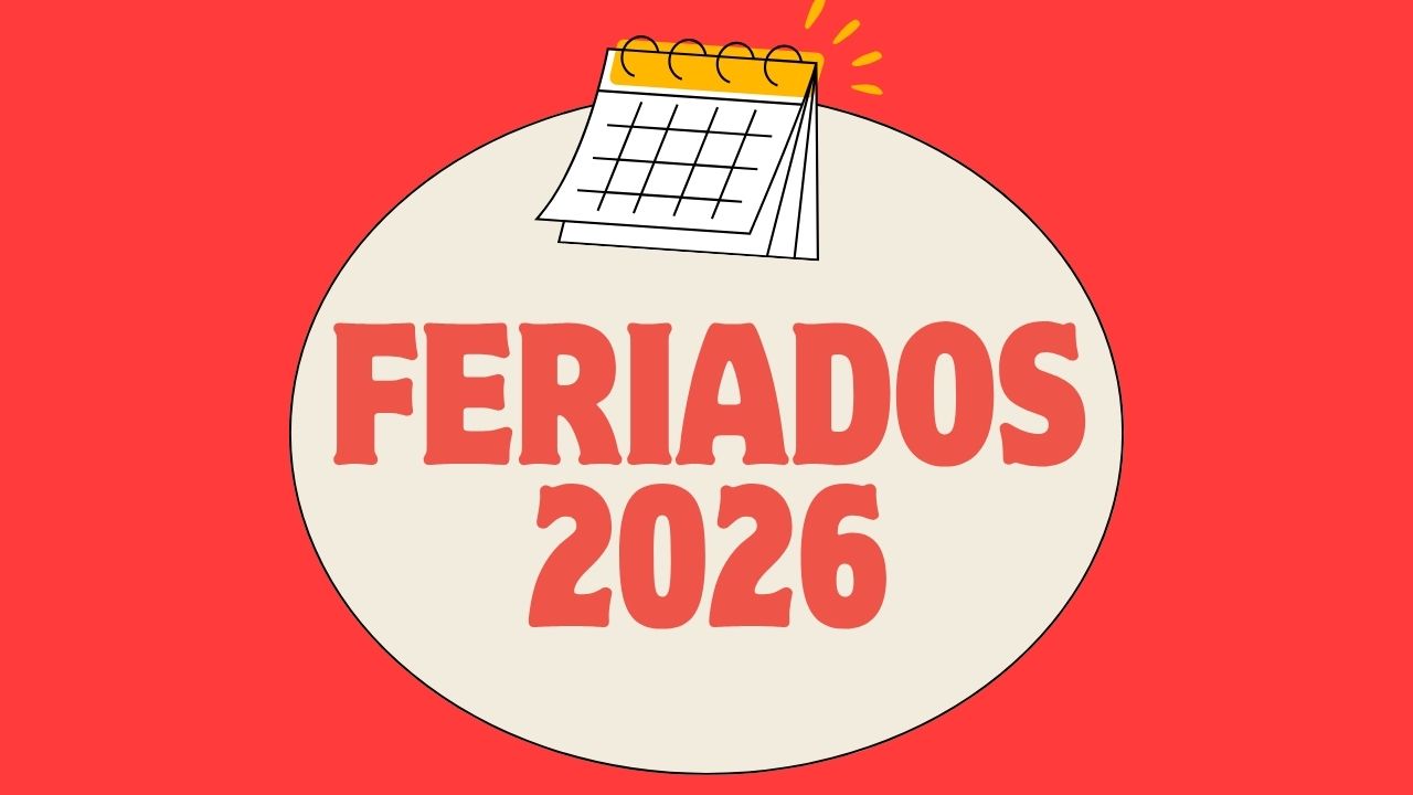 Card digital com fundo vermelho vibrante destacando, ao centro, um grande círculo de cor bege. No topo desse círculo, encontra-se uma ilustração simples de um calendário de folhinha com cabeçalho amarelo e grade preta, acompanhado de três pequenos traços amarelos ao lado direito que sugerem destaque. Logo abaixo da ilustração, o texto centralizado em letras vermelhas traz em destaque as palavras "FERIADOS" e "2026" em uma tipografia grande, espessa e em caixa alta ocupando o meio do círculo bege.