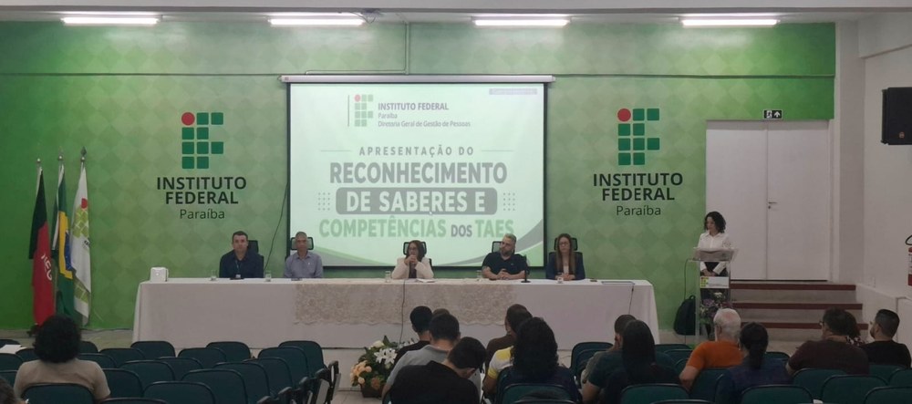 Evento híbrido esclarece dúvidas de servidores TAE de todo o país sobre o RSC