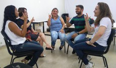 Professores do 1º ano de Agroindústria se reúnem para esclarecer dúvidas sobre a utilização da  Língua Brasileira de Sinais (LIBRAS) em sala de aula